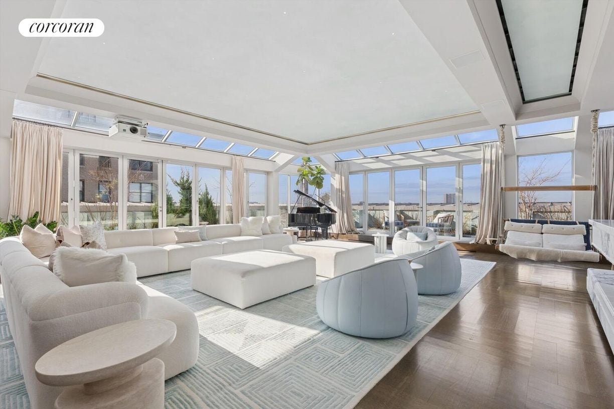 Foto principal - 190 Riverside Dr