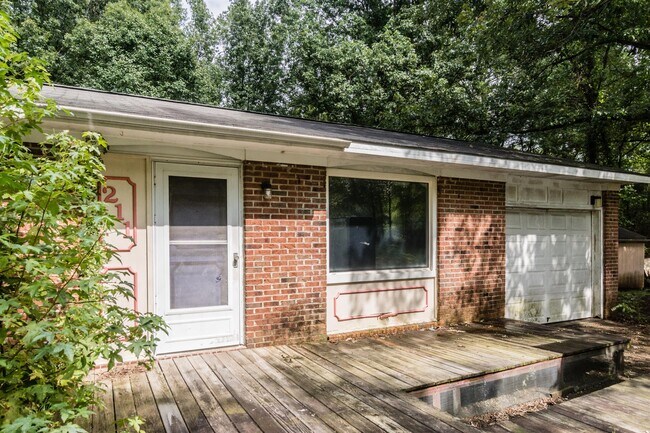 Building Photo - 211 Ln of Sir Kay