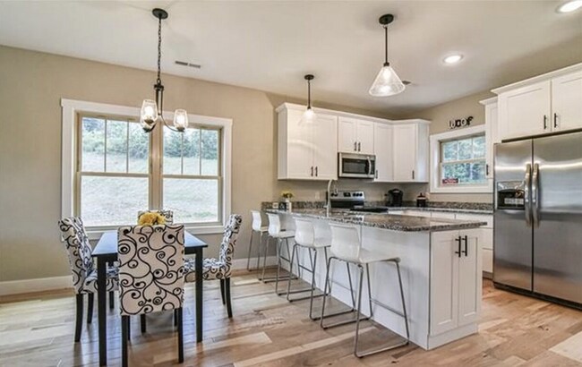 Building Photo - 72 Wheeler Rd