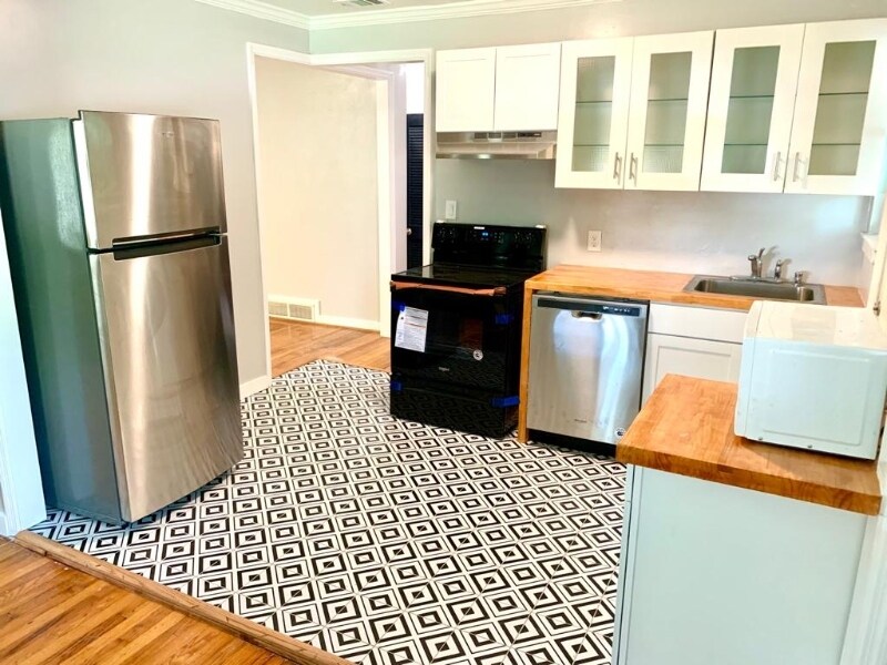 Foto principal - 4805 Reynolds St