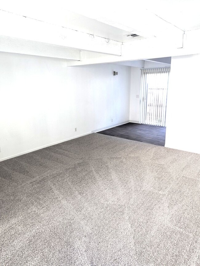 Photo - Q Street Apartment