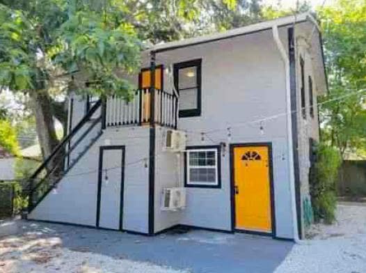 Building Photo - 1021 E Cayuga St
