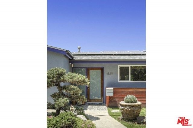 Foto del edificio - 1329 Corona Dr