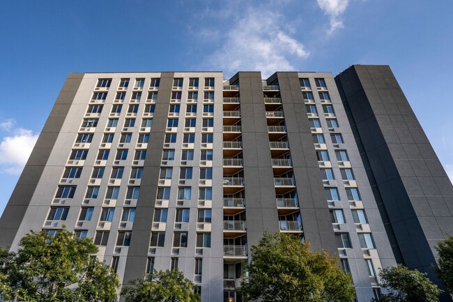 Foto del edificio - 556 Main St