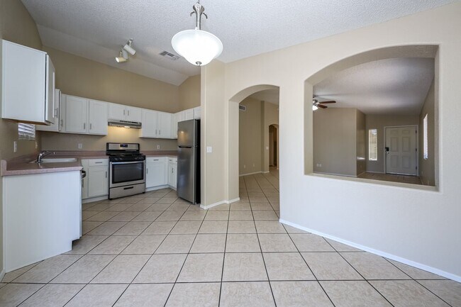 Foto del edificio - 1656 W Wood Crest Ct