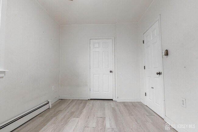 Foto del edificio - 253 Goldsmith Ave