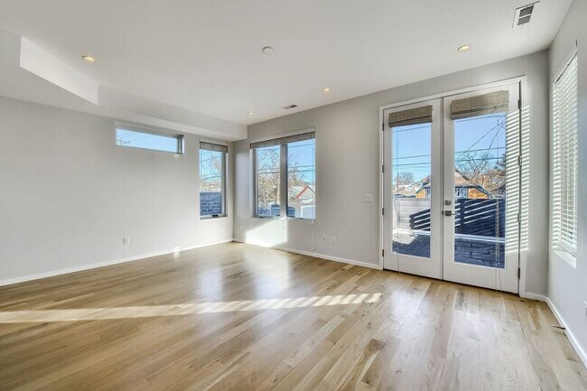 Foto del edificio - 338 Santa Fe Dr