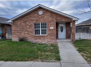 Building Photo - 2800 Steves Way