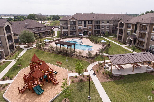 Building Photo - Cypress Creek at Wayside Drive Apartment H...