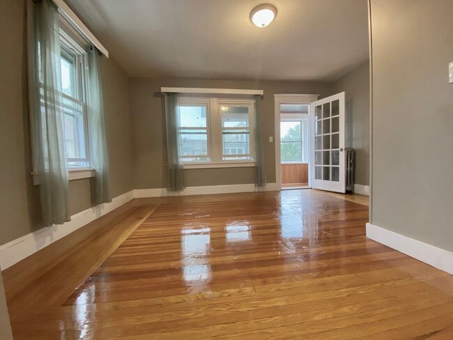 Photo - 12-14 Ledyard St Apartment