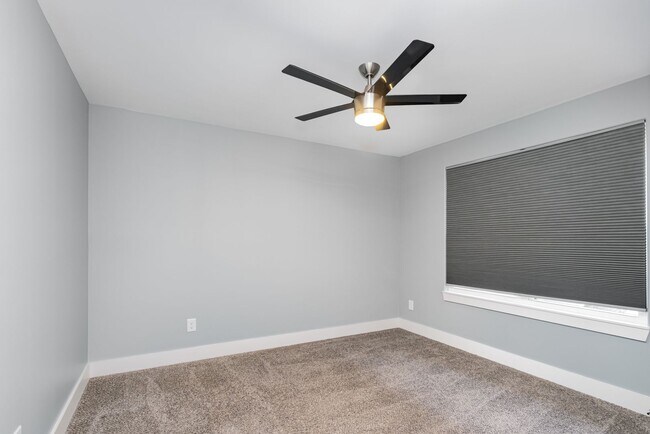Building Photo - 1004 Antioch Pike