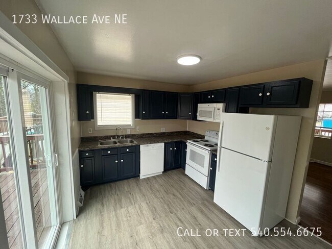 Building Photo - 1733 Wallace Ave NE