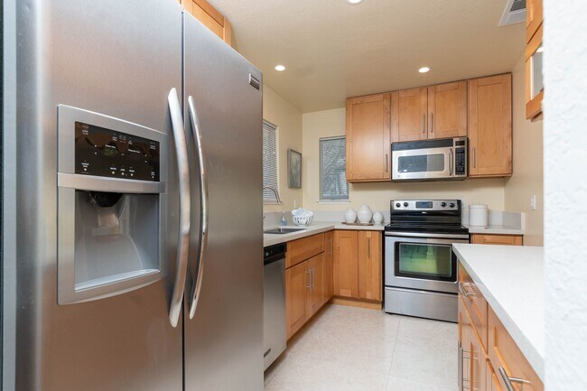 Foto del edificio - 49 Emery Bay Dr