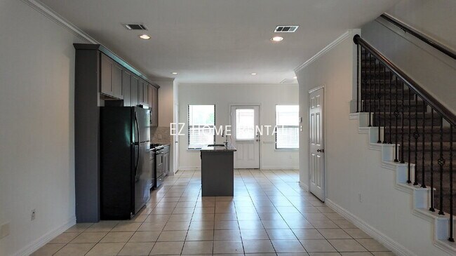 Foto del edificio - 8710 Knox St