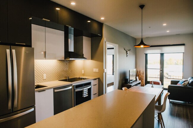 Photo du bâtiment - 835 Sterling Lyon Pkwy
