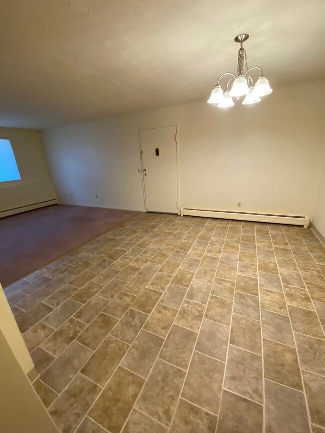 Interior Photo - Sheridan Park and Holiday Manor