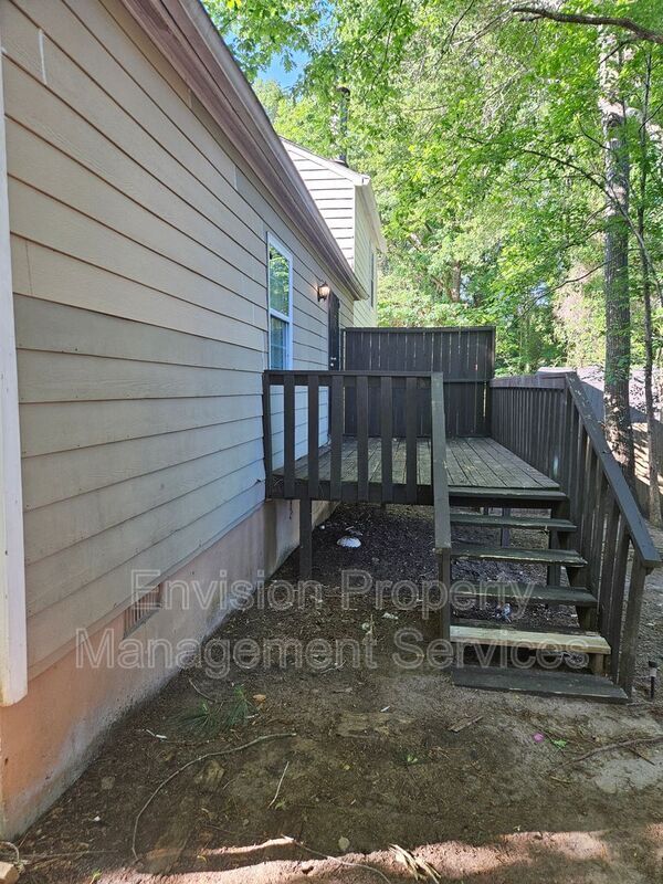 Foto del edificio - 6388 Charter Way