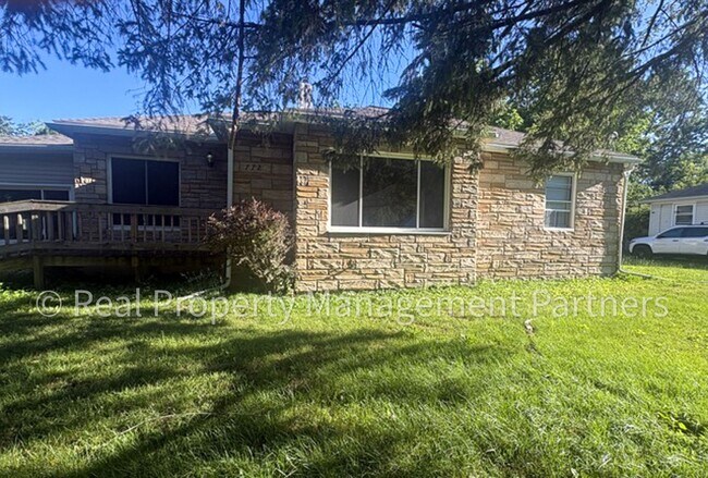 Foto del edificio - Charming 3 Bed 1 Bath Corner-Lot Ranch on 0.25+ Acres - Lawncare Included
