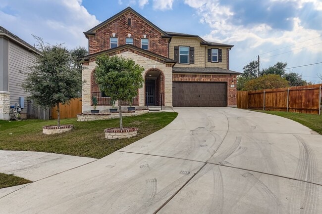 Building Photo - 716 Madalin Rue Ct