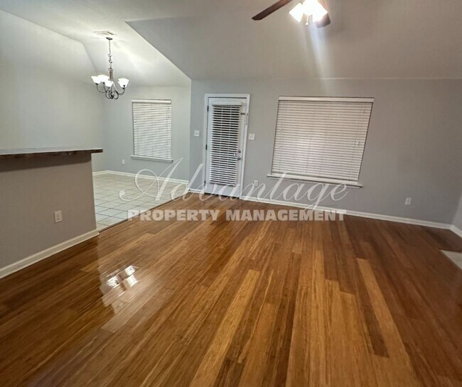 Building Photo - Charming newly renovated Home in Cordova, TN