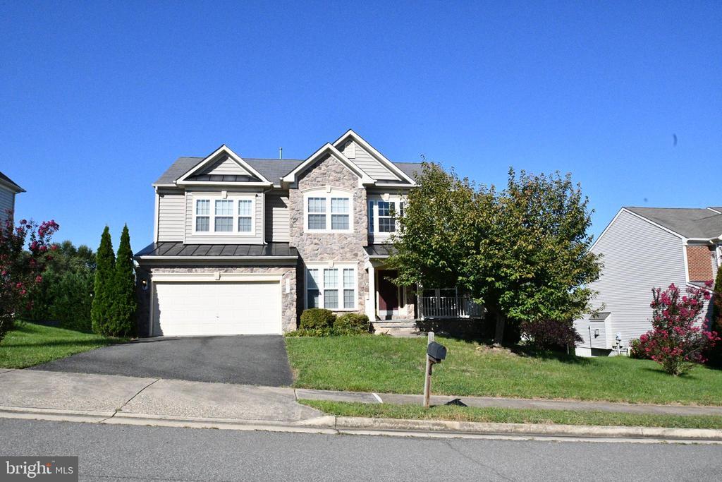 Foto principal - 9 Latham Ln