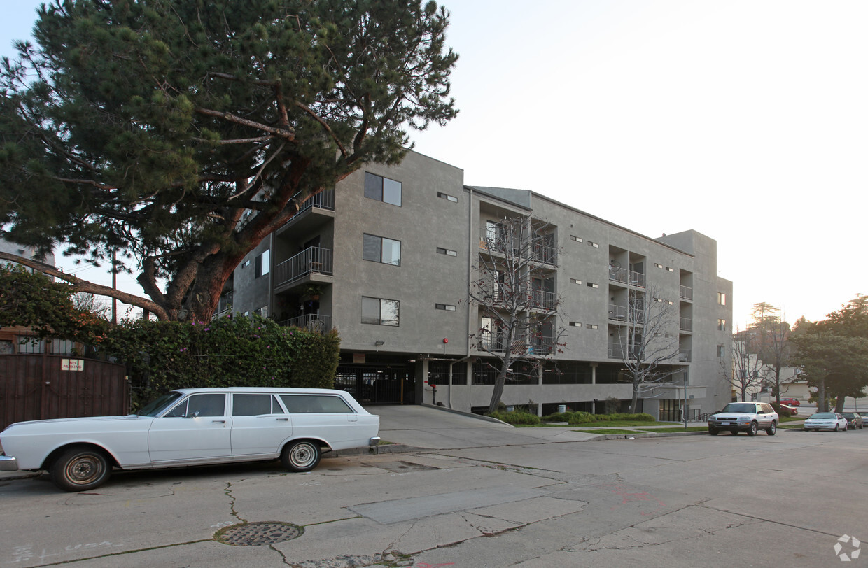 Building Photo - Del Mar Apartments