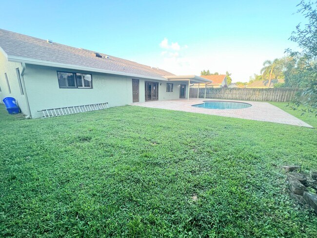 Foto del edificio - 4834 Willow Dr