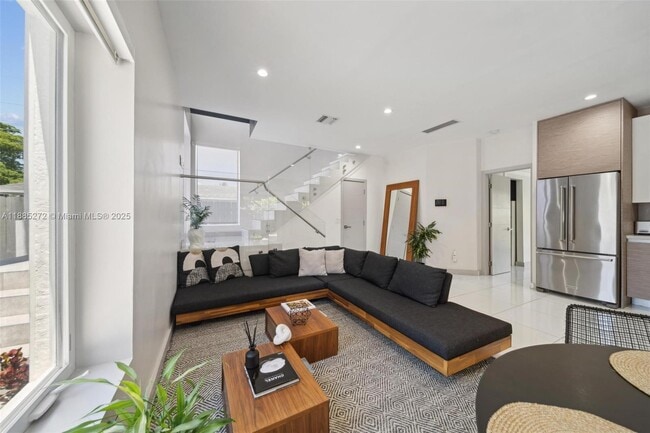 Foto del edificio - 2615 NE 213th St