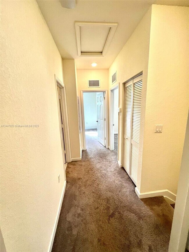 Foto del edificio - 3313 W 105th St