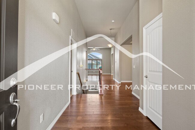 Foto del edificio - Main-Level Living in Desirable Wolf Ranch – Finished Basement & 2 Car Garage, AC!