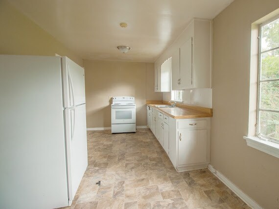 Building Photo - 836 Vanderbilt St