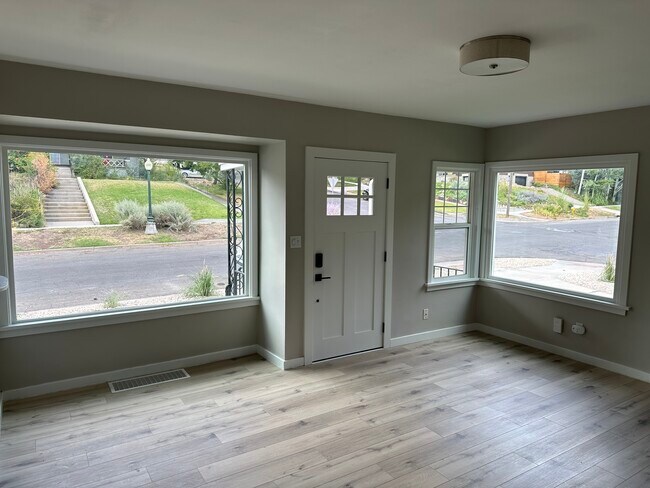 Foto del edificio - 638 Eighth Ave