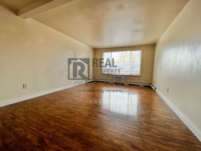 Foto del edificio - 1005 Robertson St