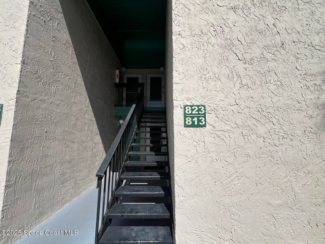 Primary Photo - 1225 N Wickham Rd