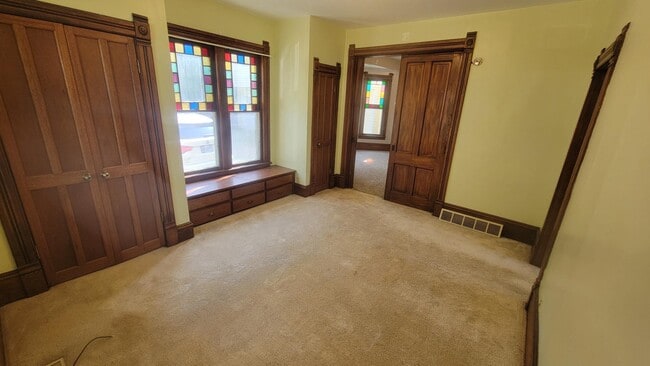 Building Photo - 410 Cottage Ave