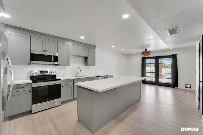Foto del edificio - 2 Spacious Primary suites Townhome in Tempe