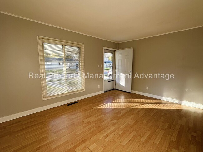 Building Photo - Everything on the First Floor. Expansive K...