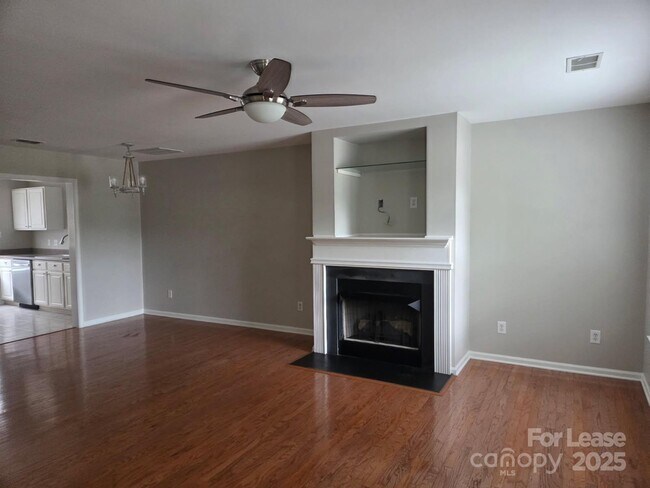 Foto del edificio - 16854 Bridgeton Ln