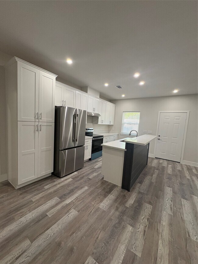 Foto del edificio - 23732 Panky Ln