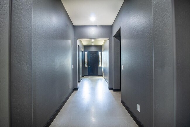 Foto del edificio - 14144 W Smoketree Dr