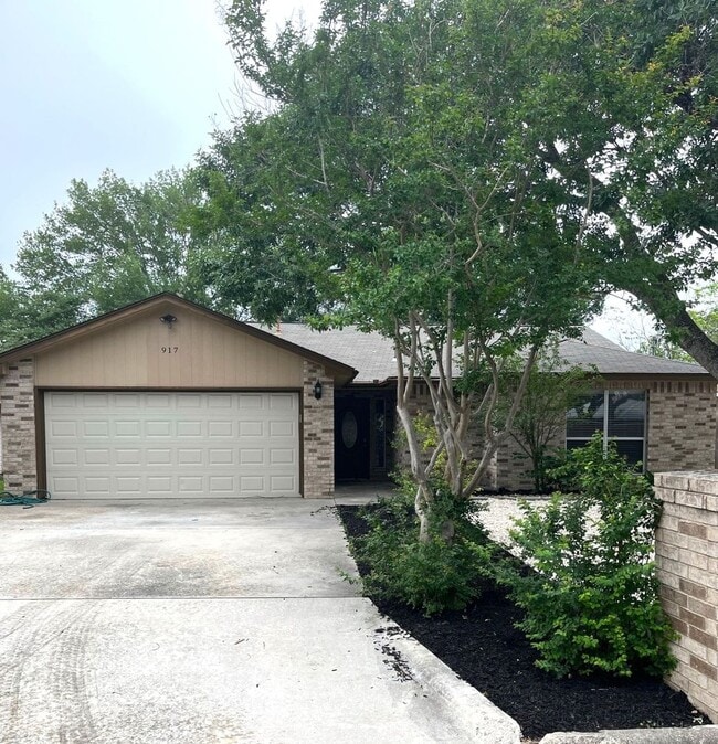 Building Photo - 917 Seminole Dr