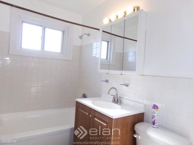 Building Photo - 4925 Crain St