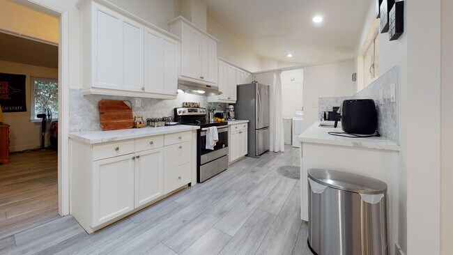 Foto del edificio - 5332 Redding Rd