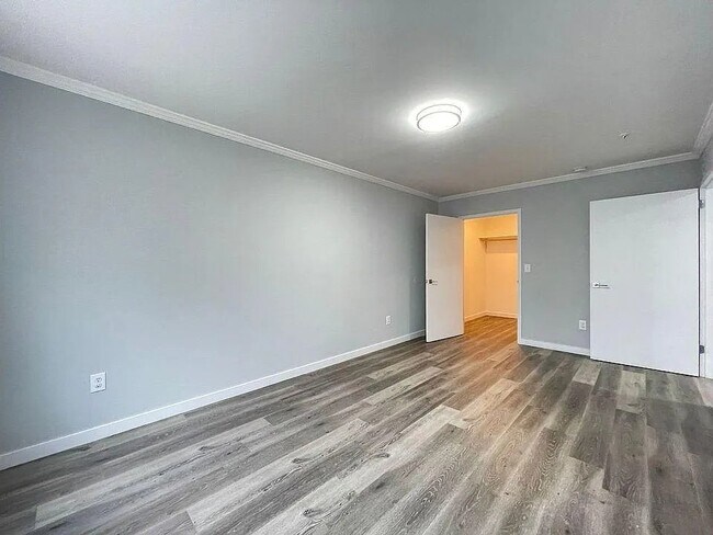 Foto del edificio - 51 12th Ave