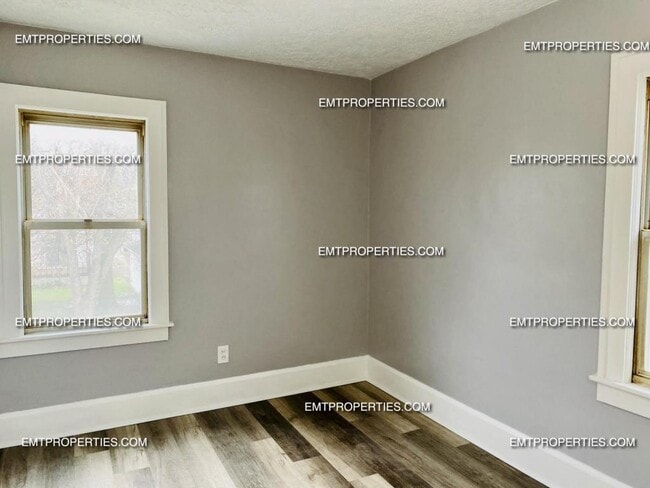 Building Photo - 244 Marseilles Ave