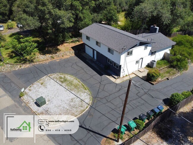Foto del edificio - 17875 Walker Mine Rd