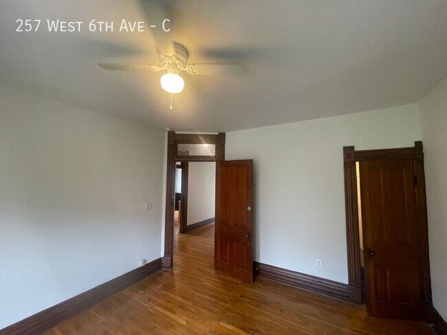 Foto del edificio - Beautiful 3 Bedrooms Available for Fall 2025