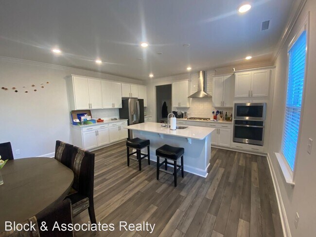 Foto del edificio - 5 br, 4 bath House - 1817 Union Point Way