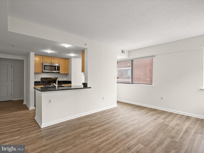 Foto del edificio - 1225 13th St NW