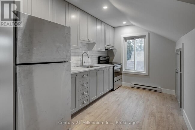 Building Photo - 276 Edward St